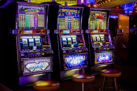 Menu Live Dealer — pilih French Roulette atau permainan lain Menu Live Dealer dalam aplikasi pisang 777 menampilkan berbagai permainan kasino langsung